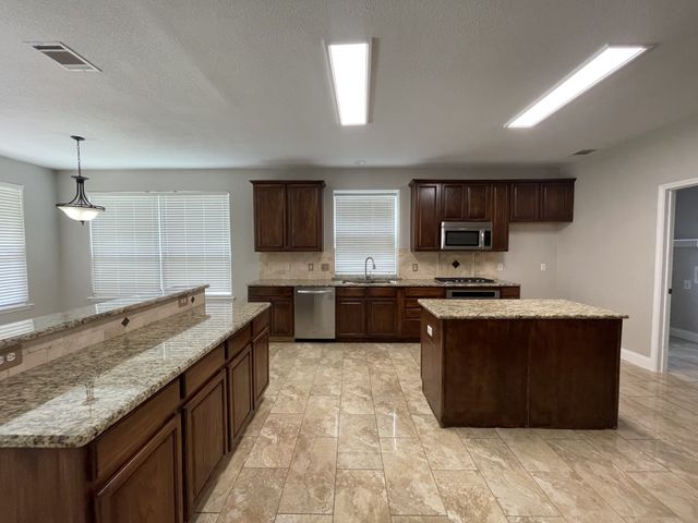2911 Saint Jude Drive, Mansfield, TX 76063