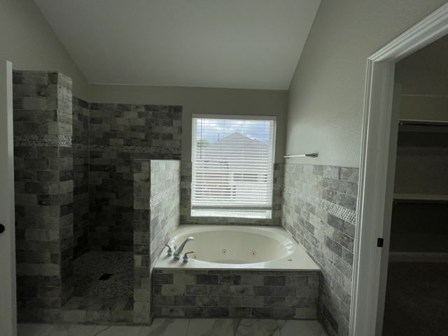 2911 Saint Jude Drive, Mansfield, TX 76063
