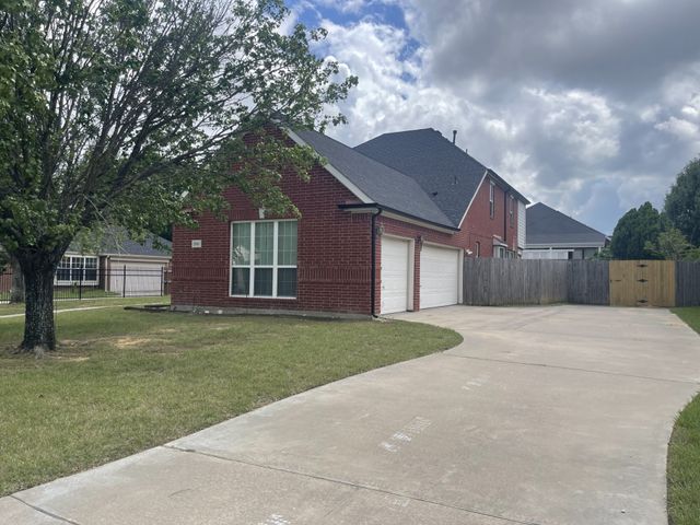 2911 Saint Jude Drive, Mansfield, TX 76063
