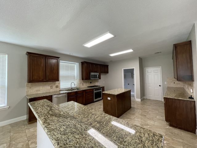 2911 Saint Jude Drive, Mansfield, TX 76063