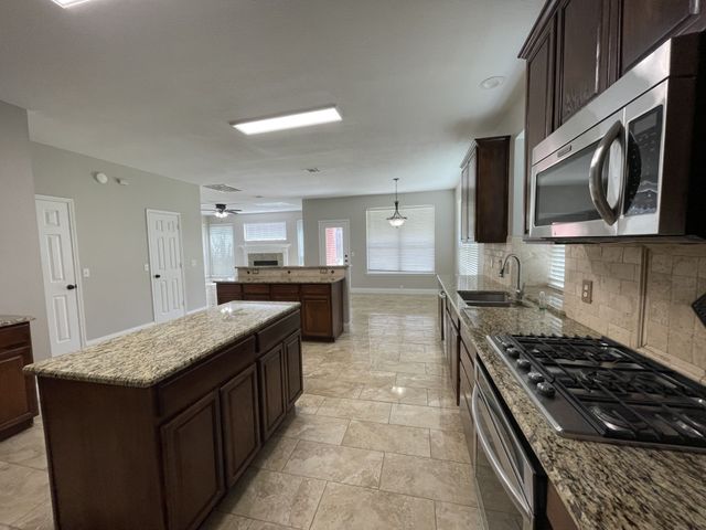 2911 Saint Jude Drive, Mansfield, TX 76063