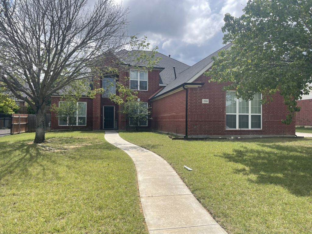 2911 Saint Jude Drive, Mansfield, TX 76063