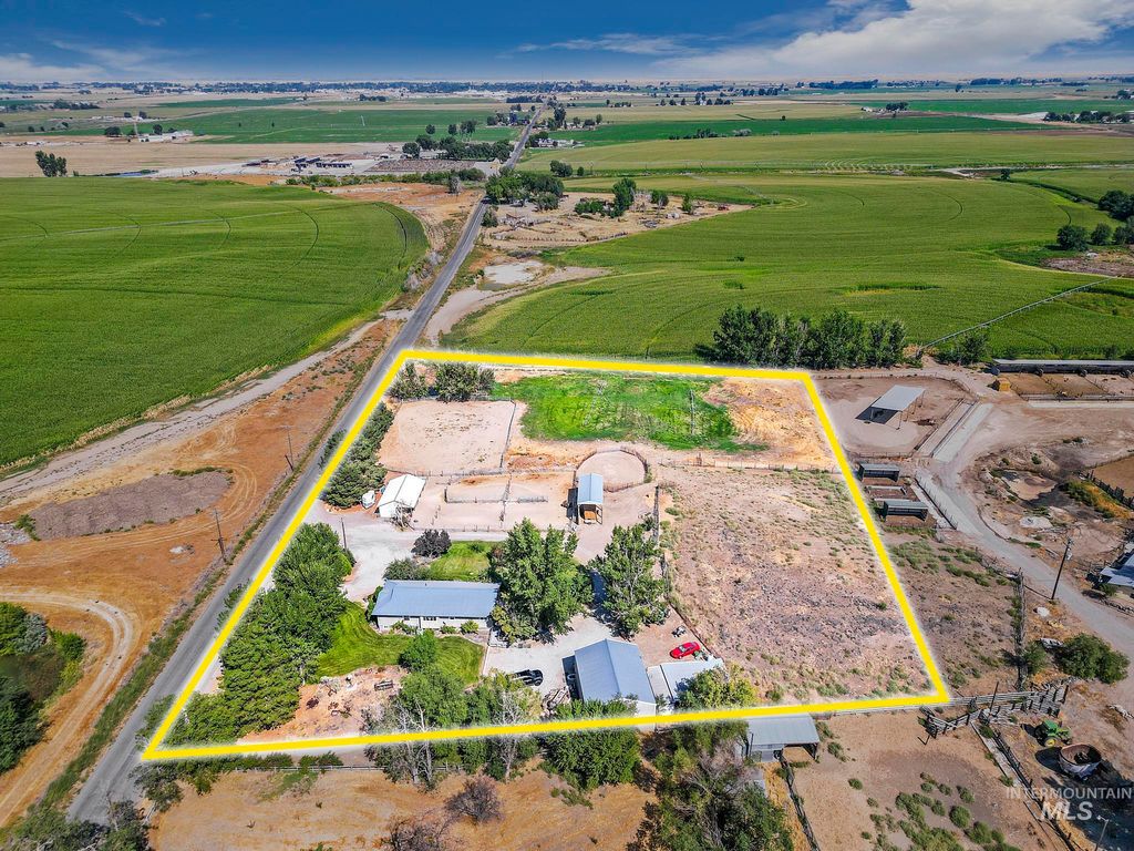 3242 S 2000 E, Wendell, ID 83355