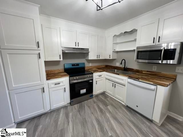5 Green Leaf Drive, Greenville, SC 29617