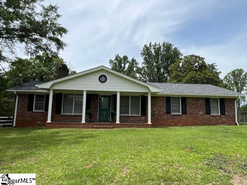 5 Green Leaf Drive, Greenville, SC 29617