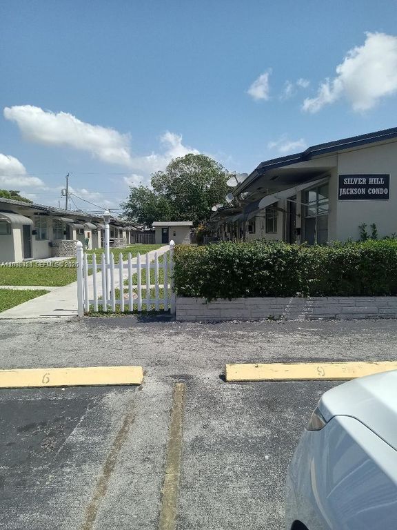 2901 Jackson Street 3, Hollywood, FL 33020