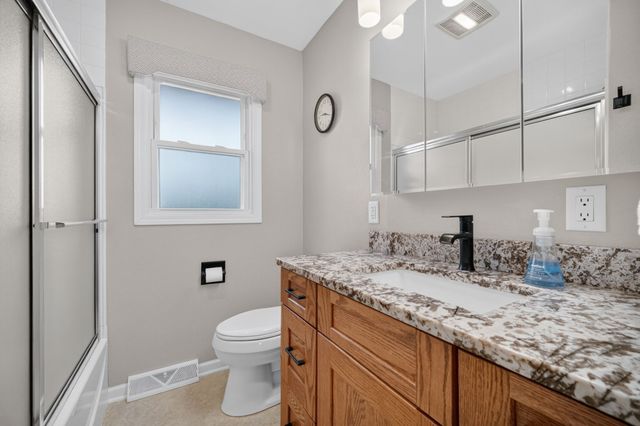 725 SE 3rd Street, Ankeny, IA 50021