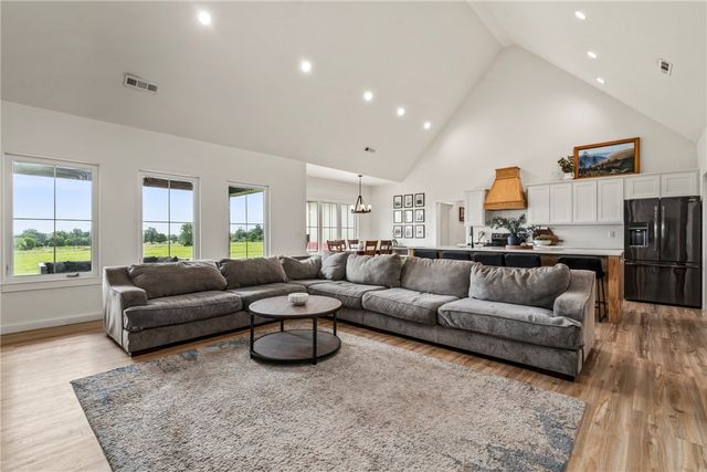 14720 N Wedington Blacktop Road, Lincoln, AR 72744