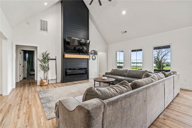 14720 N Wedington Blacktop Road, Lincoln, AR 72744