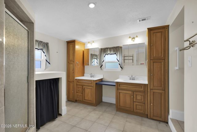 11535 RENNE Drive, Jacksonville, FL 32218