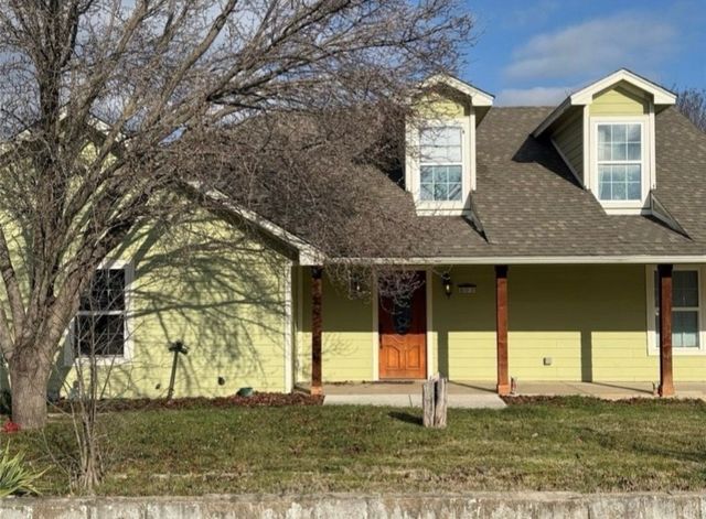 400 N Avenue A, Springtown, TX 76082