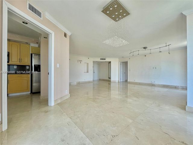 3300 NE 192nd St 1712, Aventura, FL 33180