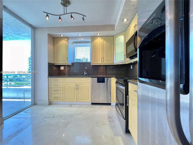 3300 NE 192nd St 1712, Aventura, FL 33180