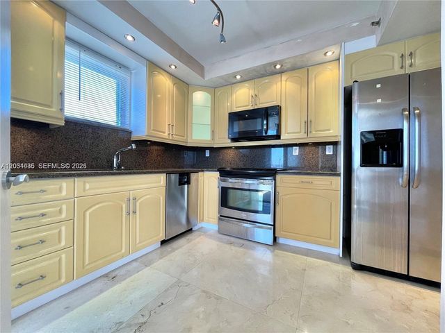 3300 NE 192nd St 1712, Aventura, FL 33180
