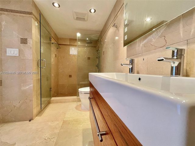 3300 NE 192nd St 1712, Aventura, FL 33180