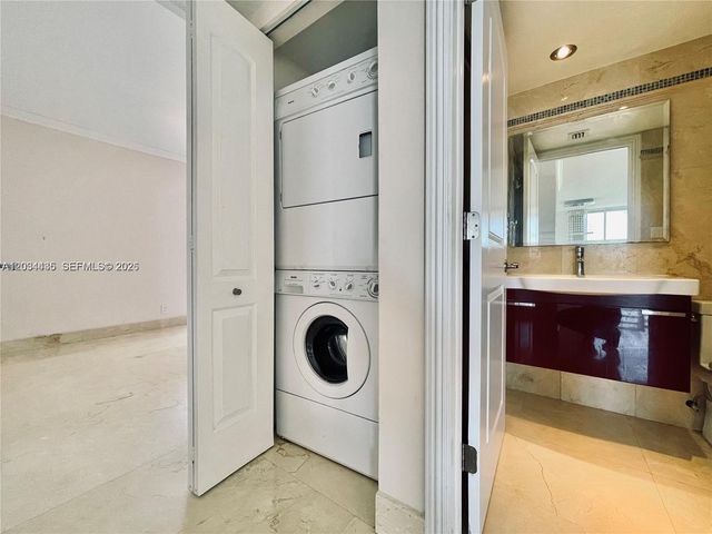 3300 NE 192nd St 1712, Aventura, FL 33180