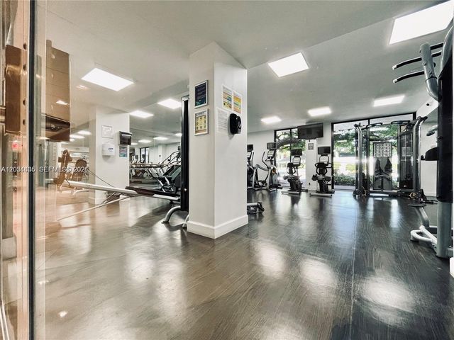 3300 NE 192nd St 1712, Aventura, FL 33180