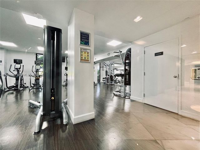 3300 NE 192nd St 1712, Aventura, FL 33180