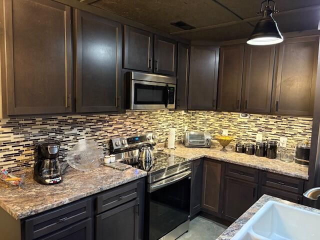 14 Titans Lane, Pikeville, TN 37367