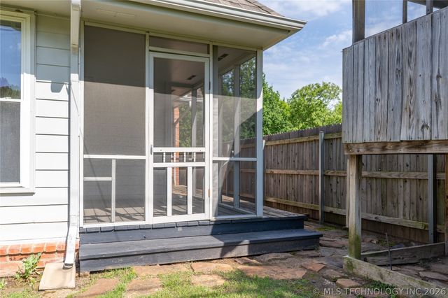 1620 S Florence Place, Tulsa, OK 74104
