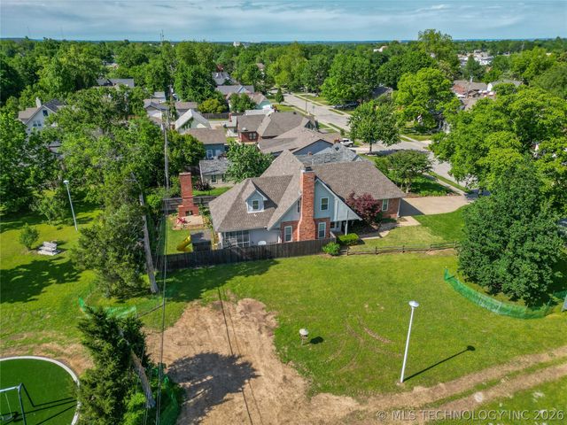 1620 S Florence Place, Tulsa, OK 74104