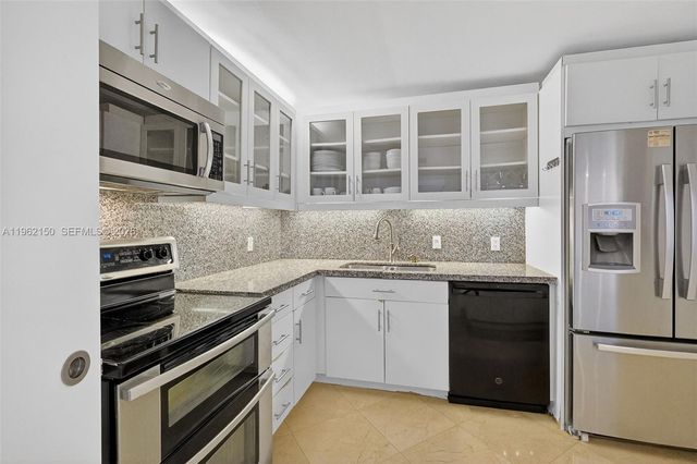 2 Grove Isle Dr B1505, Miami, FL 33133