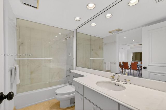 2 Grove Isle Dr B1505, Miami, FL 33133