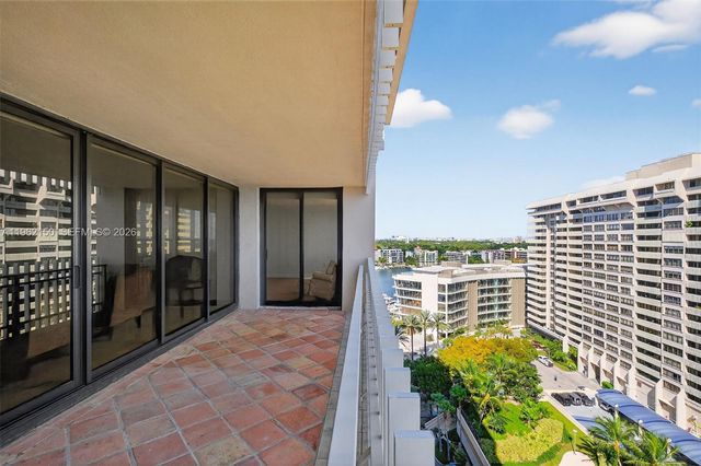 2 Grove Isle Dr B1505, Miami, FL 33133