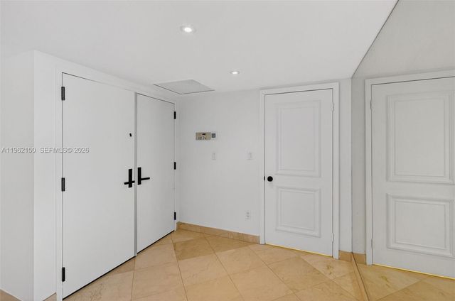 2 Grove Isle Dr B1505, Miami, FL 33133