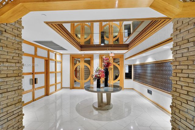 2 Grove Isle Dr B1505, Miami, FL 33133