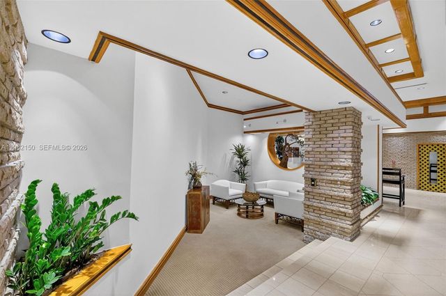 2 Grove Isle Dr B1505, Miami, FL 33133