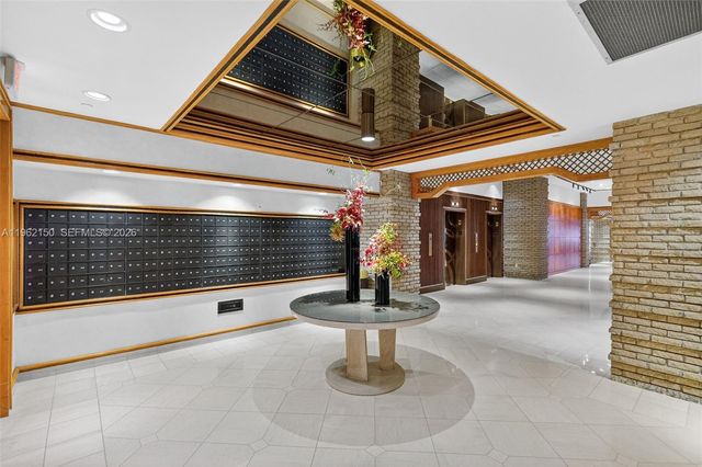 2 Grove Isle Dr B1505, Miami, FL 33133