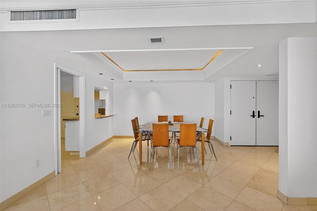 2 Grove Isle Dr B1505, Miami, FL 33133