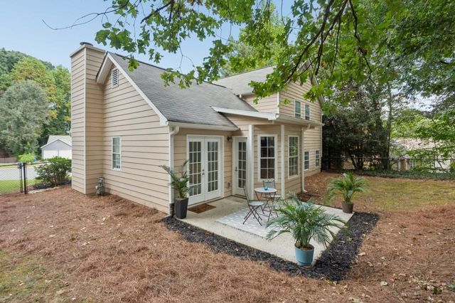 2064 Cherokee Ridge Trail NW, Kennesaw, GA 30144