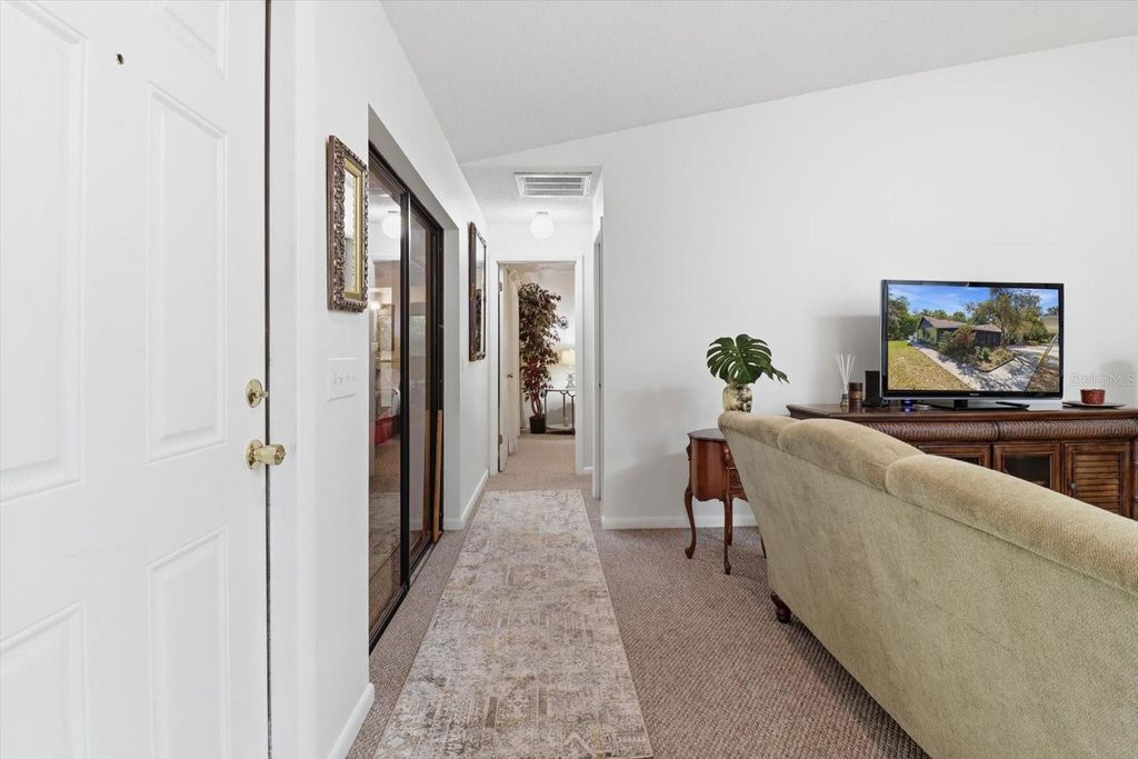 Image 14 of property listing at 8326 W EARL LOOP, Homosassa, FL 34446