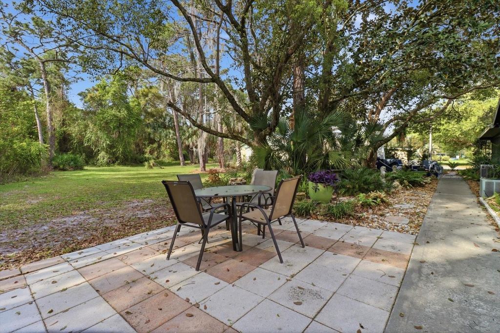 Image 23 of property listing at 8326 W EARL LOOP, Homosassa, FL 34446