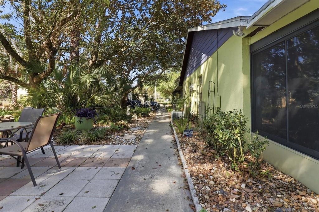 Image 25 of property listing at 8326 W EARL LOOP, Homosassa, FL 34446