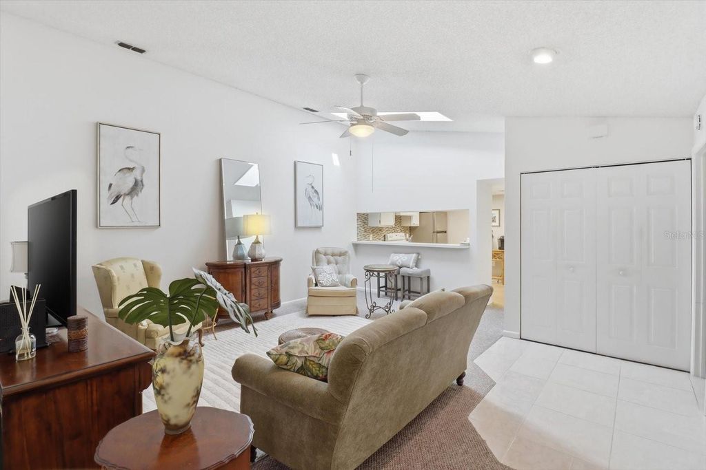 Image 8 of property listing at 8326 W EARL LOOP, Homosassa, FL 34446