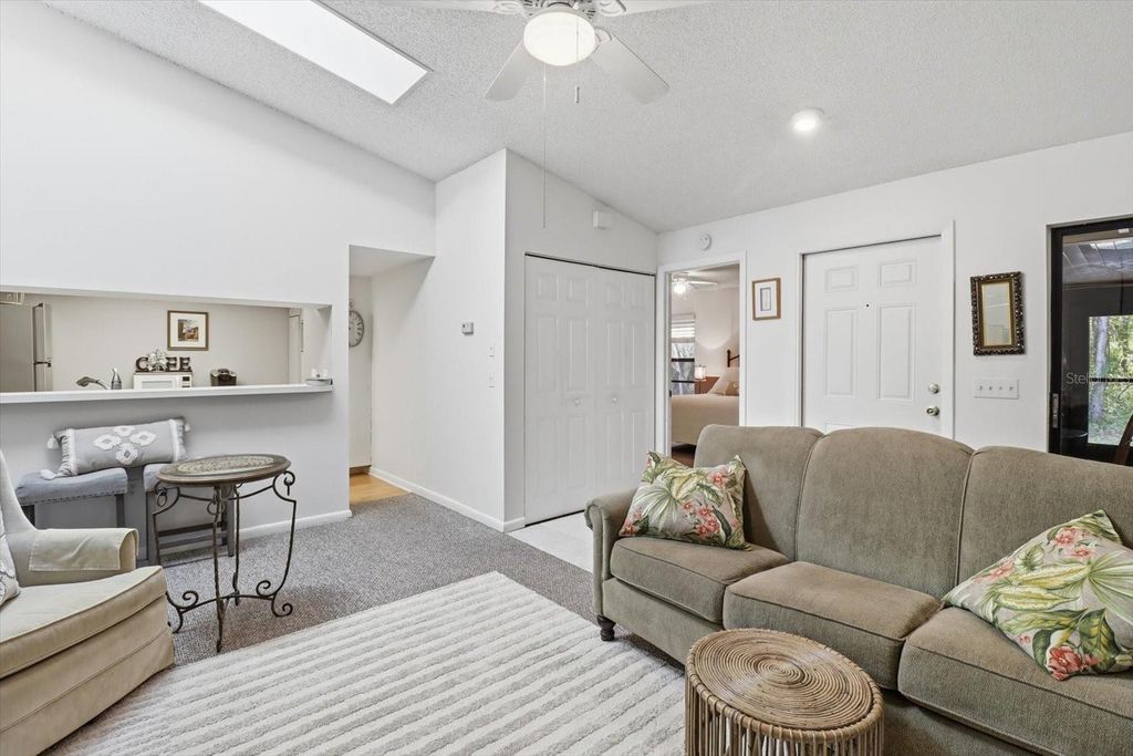 Image 10 of property listing at 8326 W EARL LOOP, Homosassa, FL 34446