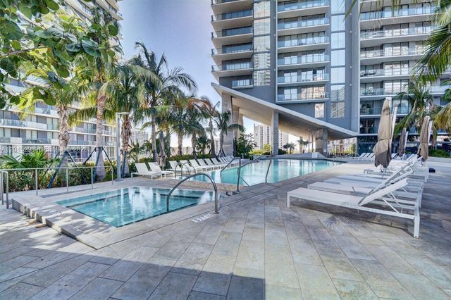 88 SW 7th Street 1511, Miami, FL 33130