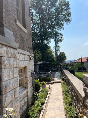 900 Vine Street 9, Chattanooga, TN 37403