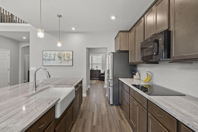 230 Pickerington Ponds Drive, Pickerington, OH 43147