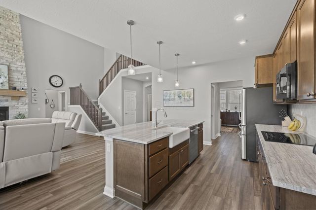 230 Pickerington Ponds Drive, Pickerington, OH 43147