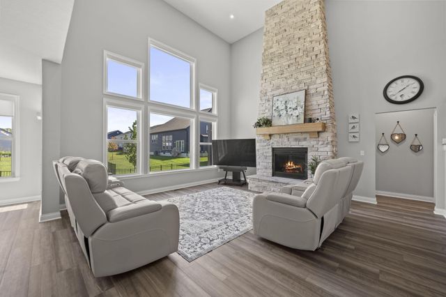 230 Pickerington Ponds Drive, Pickerington, OH 43147