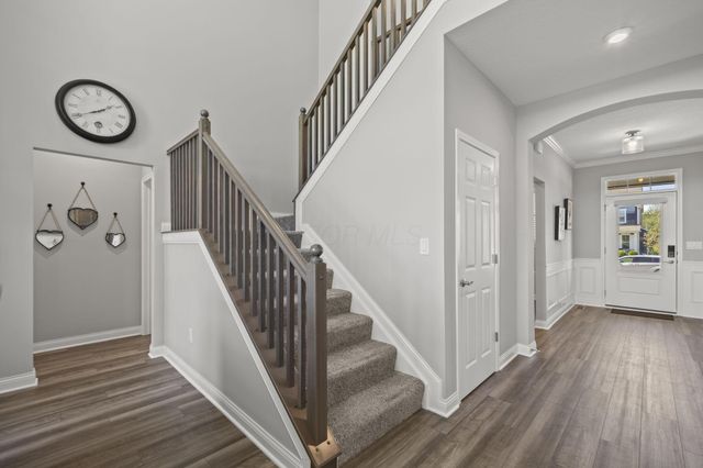 230 Pickerington Ponds Drive, Pickerington, OH 43147