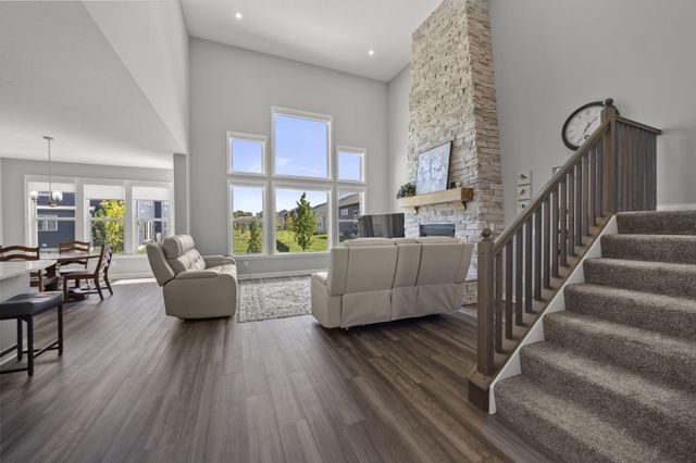 230 Pickerington Ponds Drive, Pickerington, OH 43147