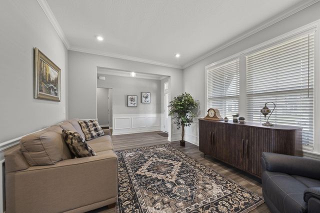 230 Pickerington Ponds Drive, Pickerington, OH 43147