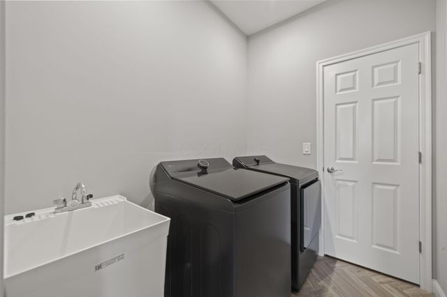 230 Pickerington Ponds Drive, Pickerington, OH 43147