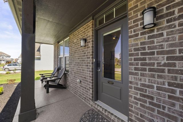 230 Pickerington Ponds Drive, Pickerington, OH 43147