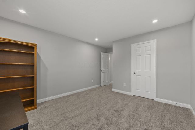 230 Pickerington Ponds Drive, Pickerington, OH 43147